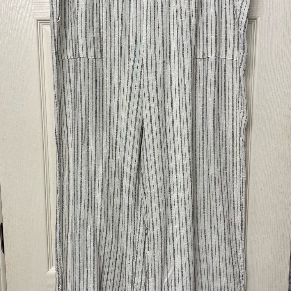 Time and Tru White and Gray Striped Linen Pants